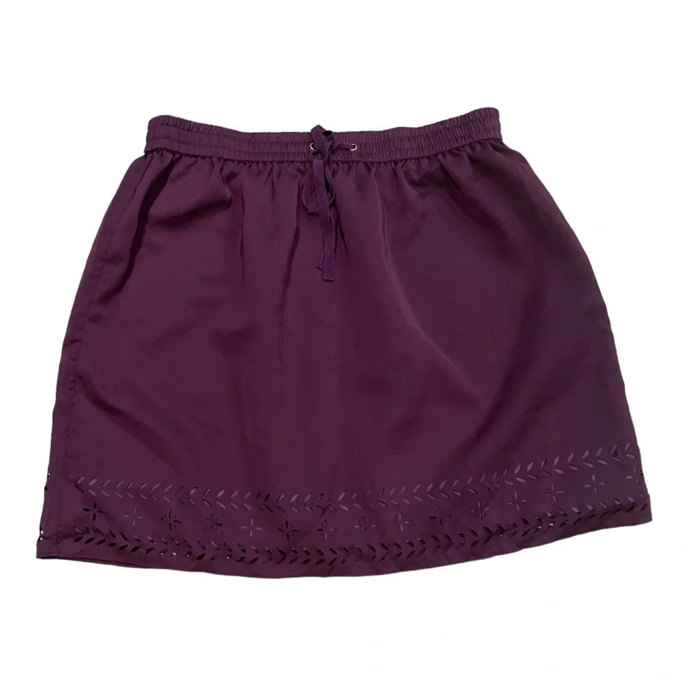 J crew purple/ burgundy skirt. size 6
Good condition Draw string waist